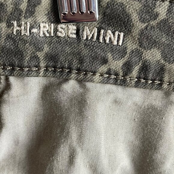 American Eagle NEW Hi-Rise Mini Skirt Ne(x)t Level Size 4 Stretch Green Leopard - Picture 5 of 8